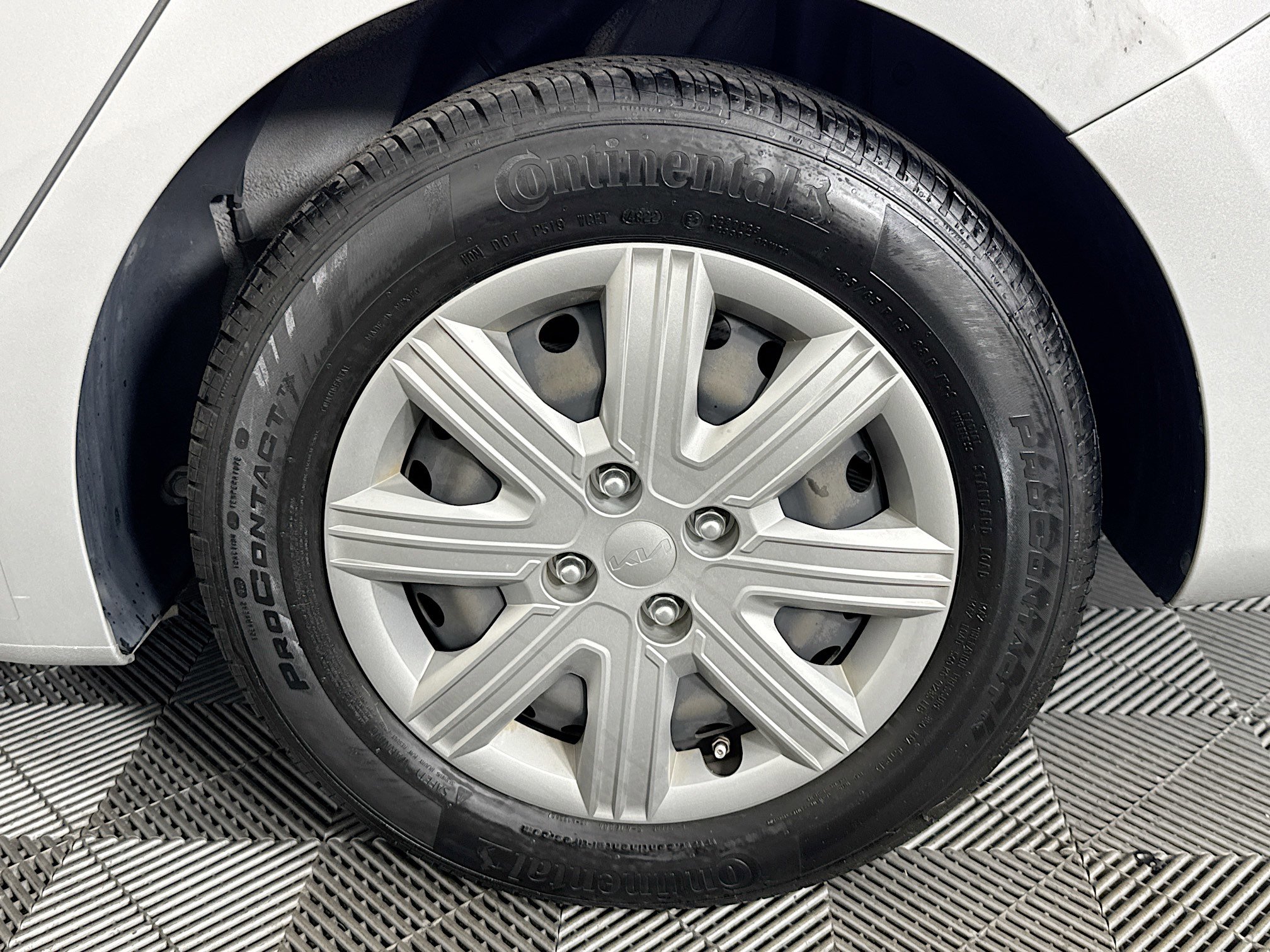 Used 2022 Kia Rio LX image 35