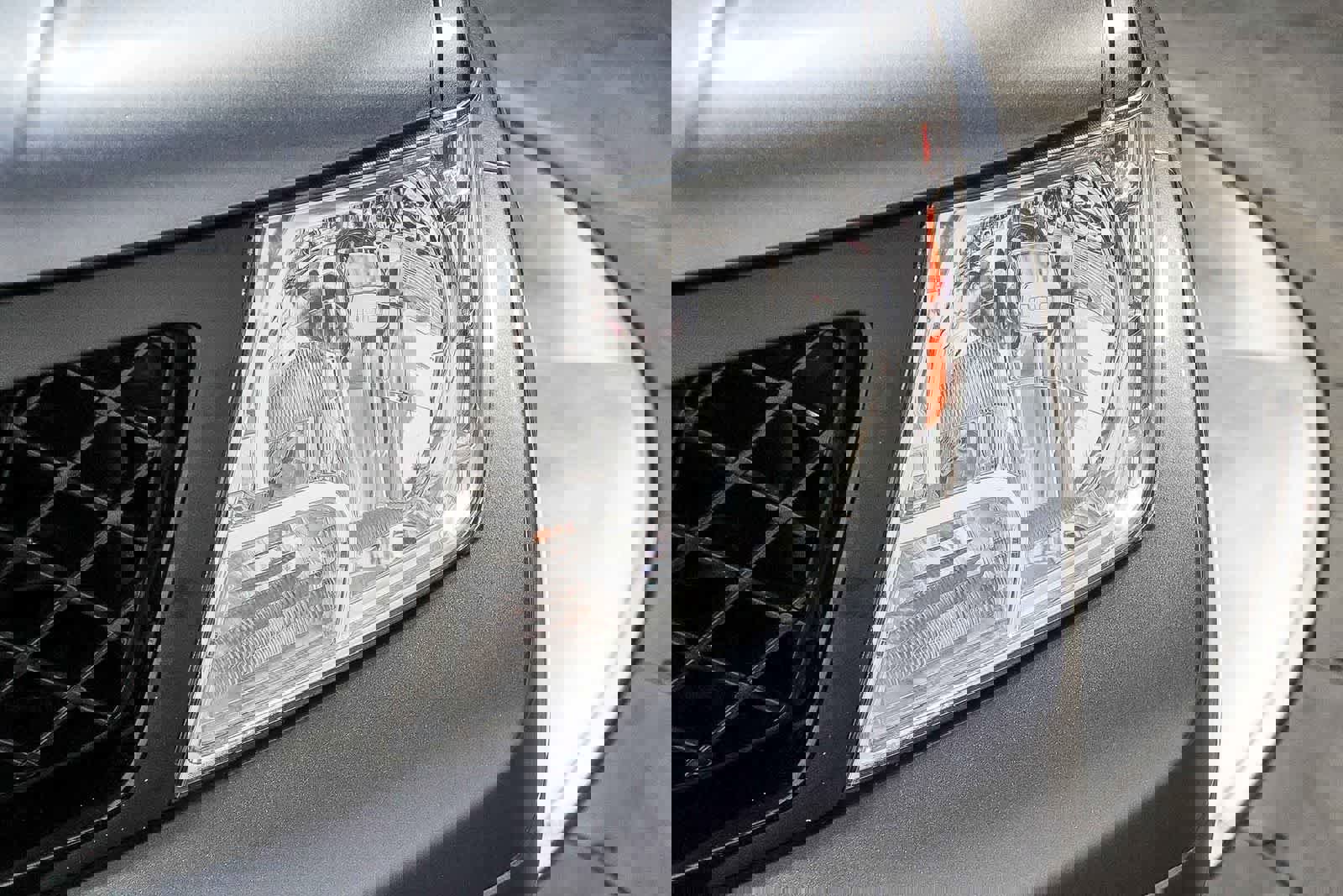 Used 2020 Nissan Frontier SV w/ Midnight Edition Floor Mats image 8