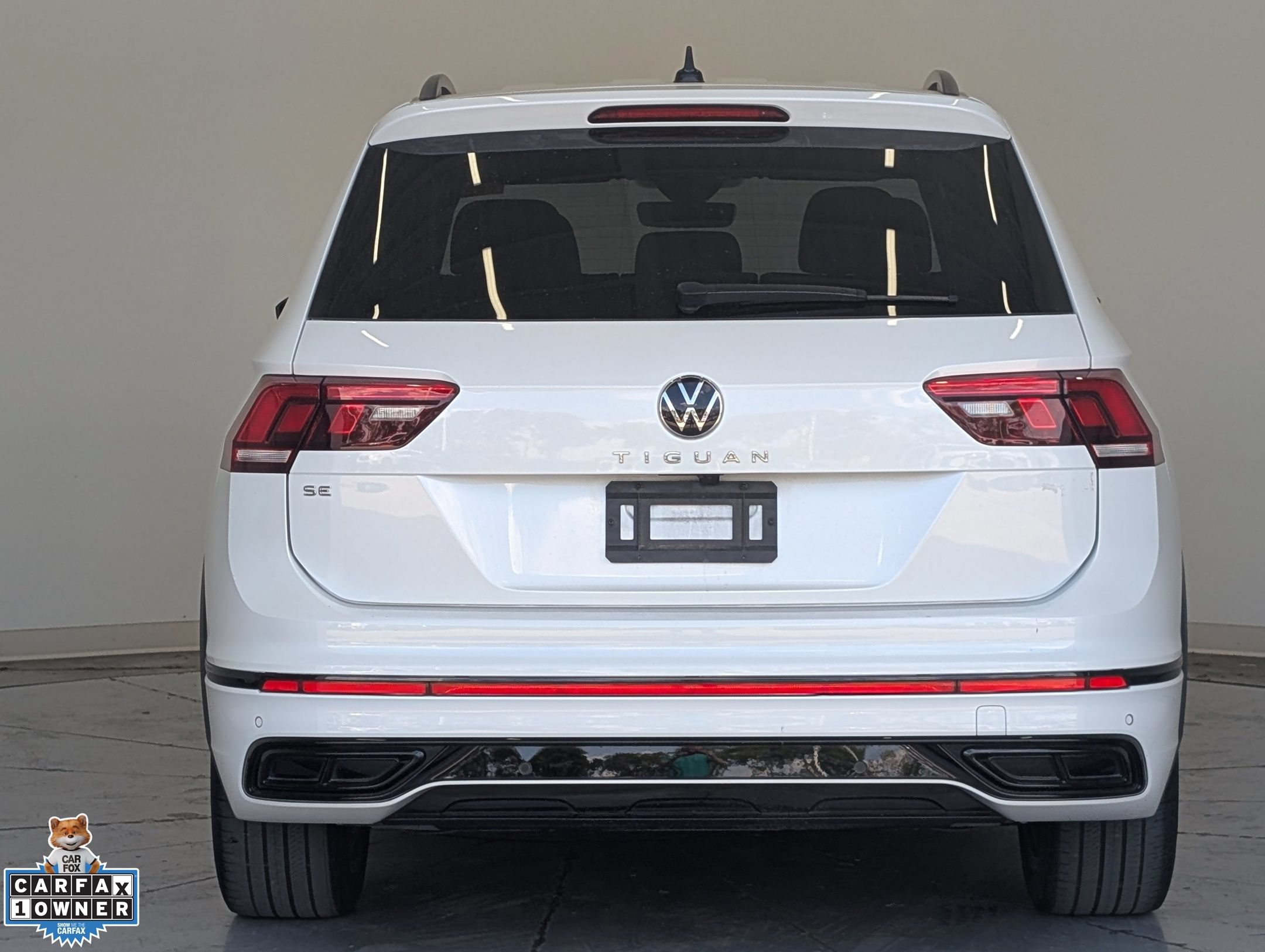 Used 2024 Volkswagen Tiguan SE R-Line w/ MDO Package, Three-Row FWD image 4