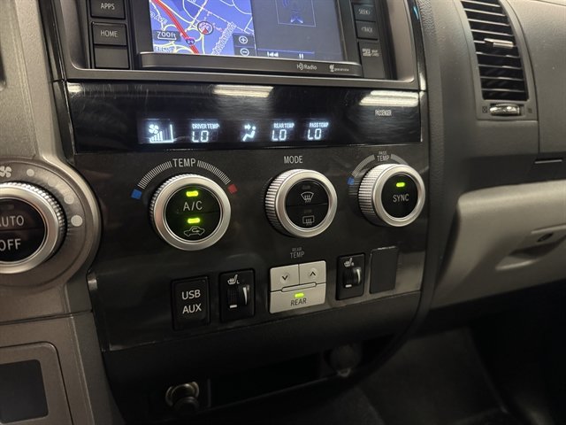 Used 2015 Toyota Sequoia Limited AWD/4WD image 30