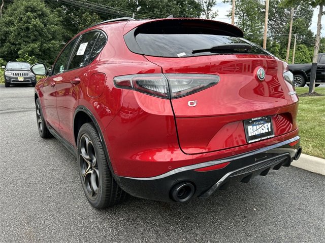 New 2025 Alfa Romeo Stelvio Sprint image 6