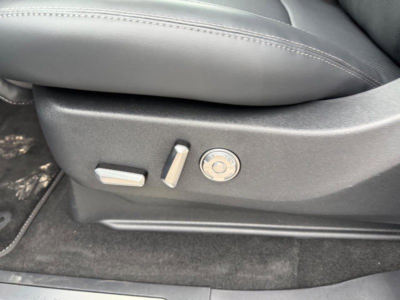 New 2025 Lincoln Navigator Reserve w/ Jet Appearance Package image 18