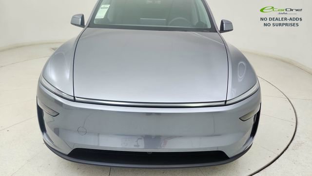 Used 2026 Tesla Model Y 2WD image 9