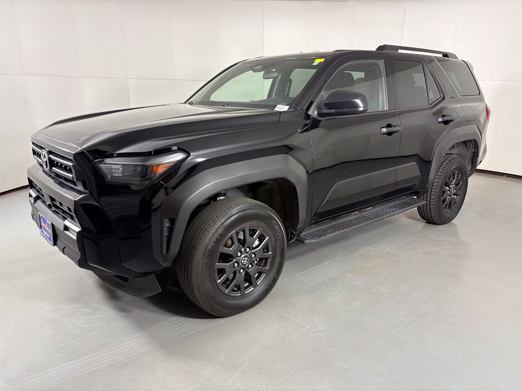 Used 2025 Toyota 4Runner SR5 AWD/4WD image 4