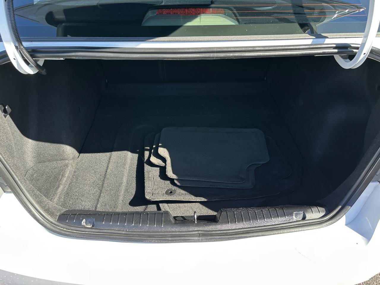 Used 2015 Chevrolet Cruze LT w/ Sun And Sound Package FWD image 32