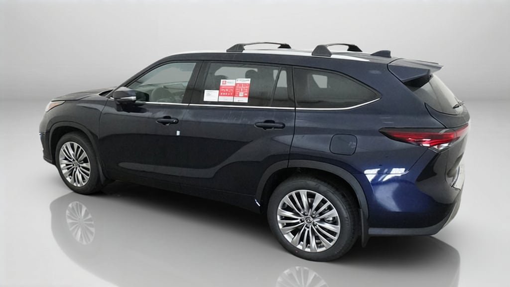 New 2026 Toyota Highlander Platinum AWD/4WD image 16