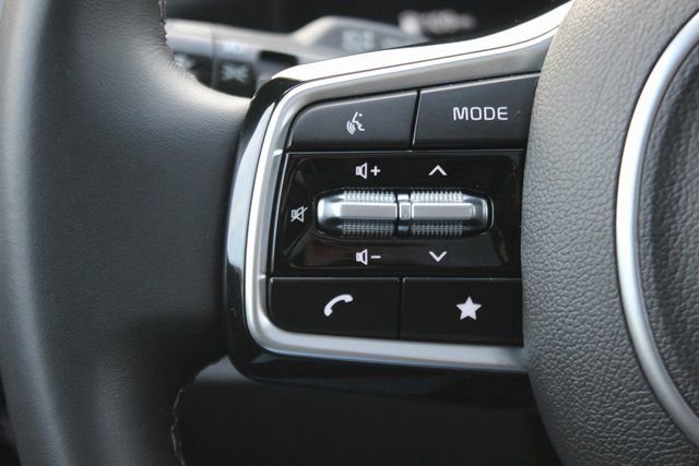 Used 2025 Kia Sorento SX image 16