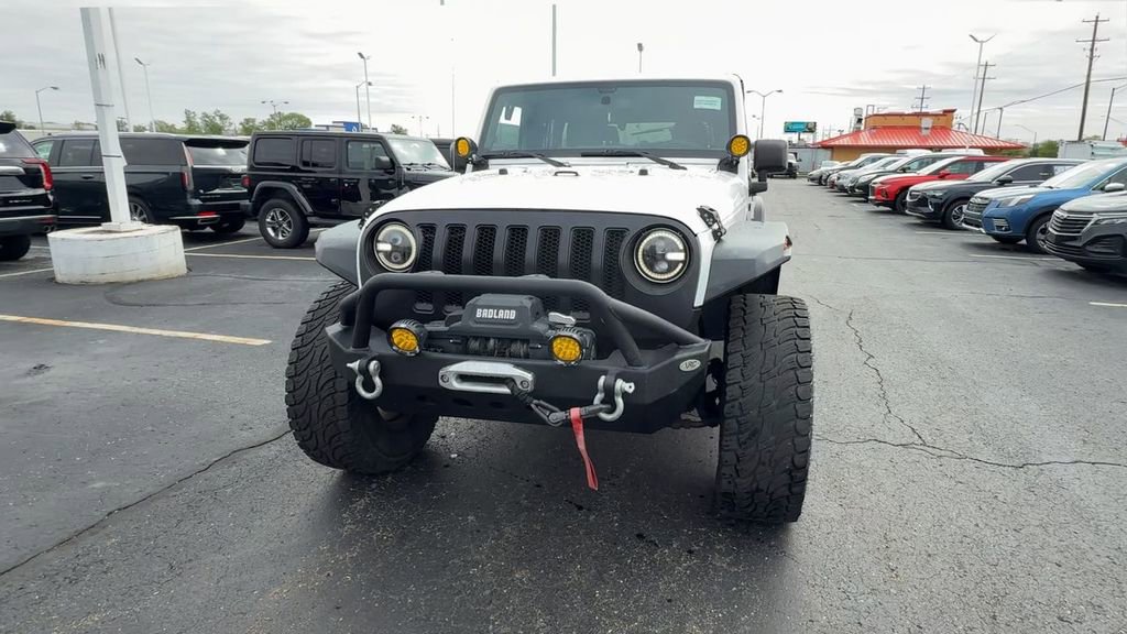 Used 2017 Jeep Wrangler Unlimited Sport AWD/4WD image 3
