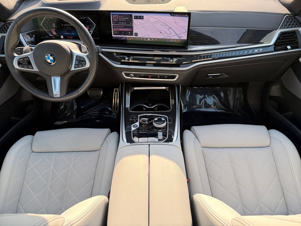 Used 2025 BMW X7 xDrive40i w/ M Sport Package AWD/4WD image 10
