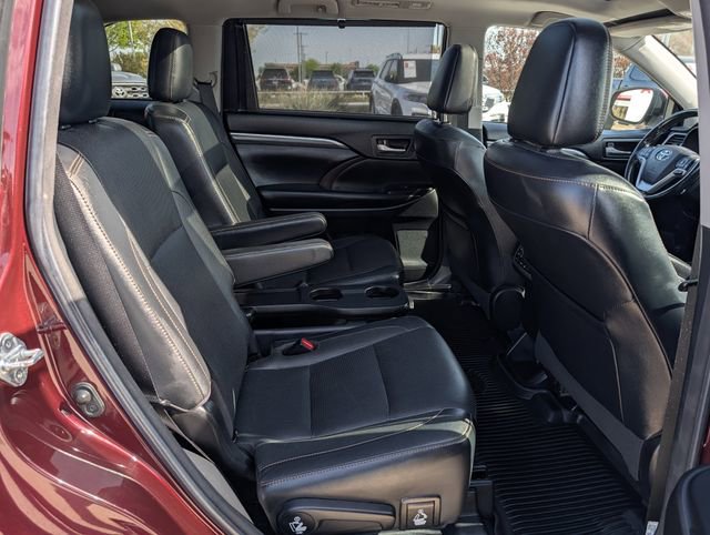 Used 2018 Toyota Highlander Limited Platinum image 33