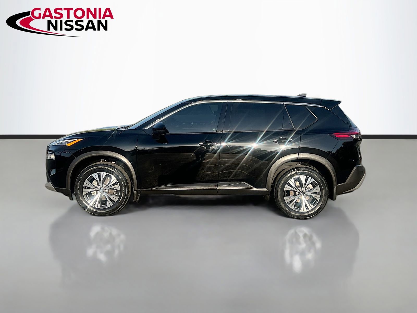Used 2021 Nissan Rogue SV image 5