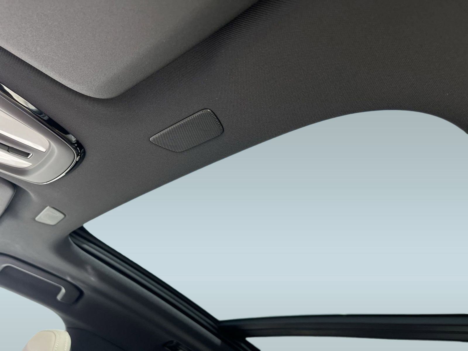 Used 2026 Volvo XC60 B5 Core w/ Climate Package image 15