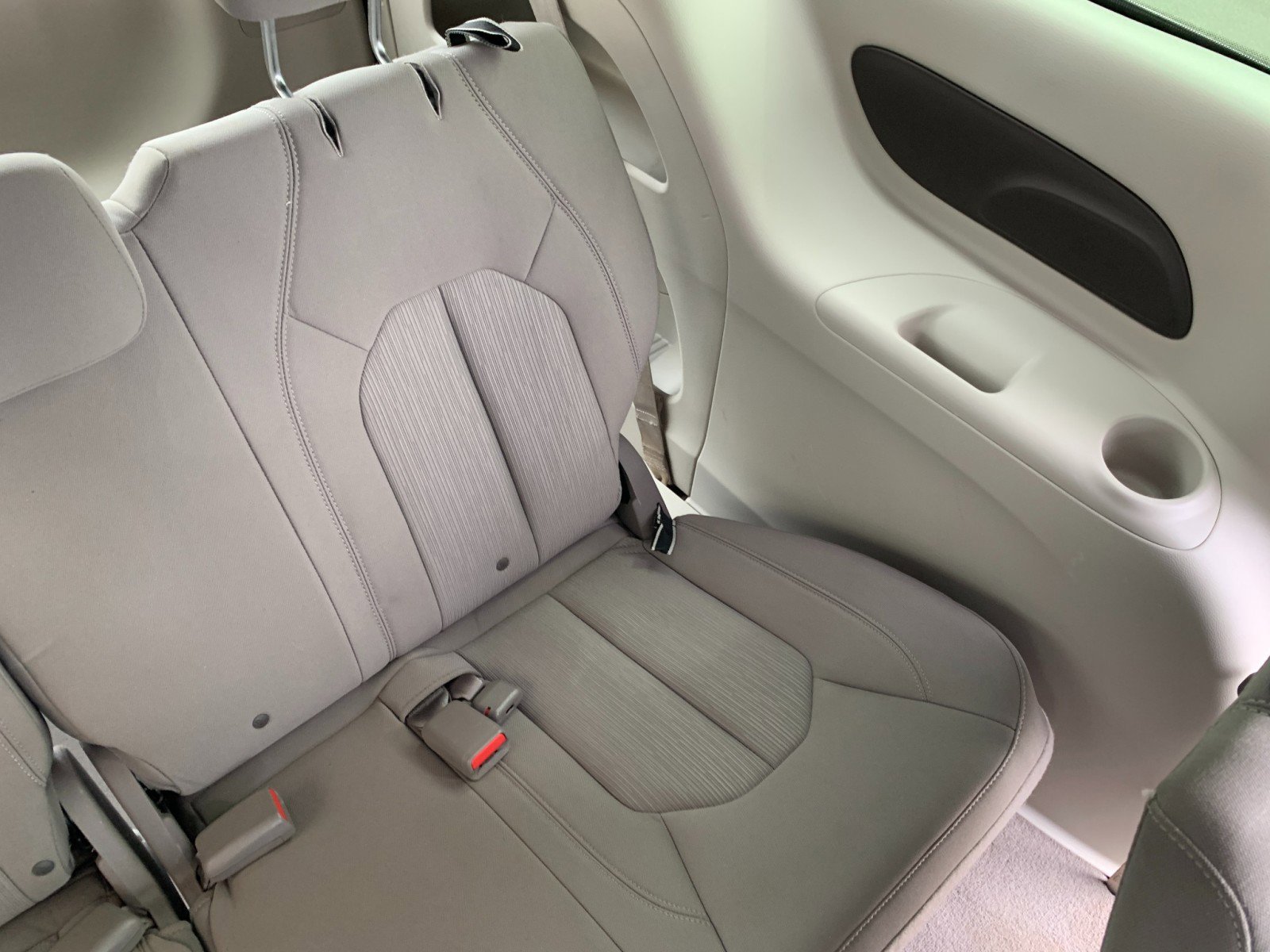 Used 2017 Chrysler Pacifica Touring FWD image 29