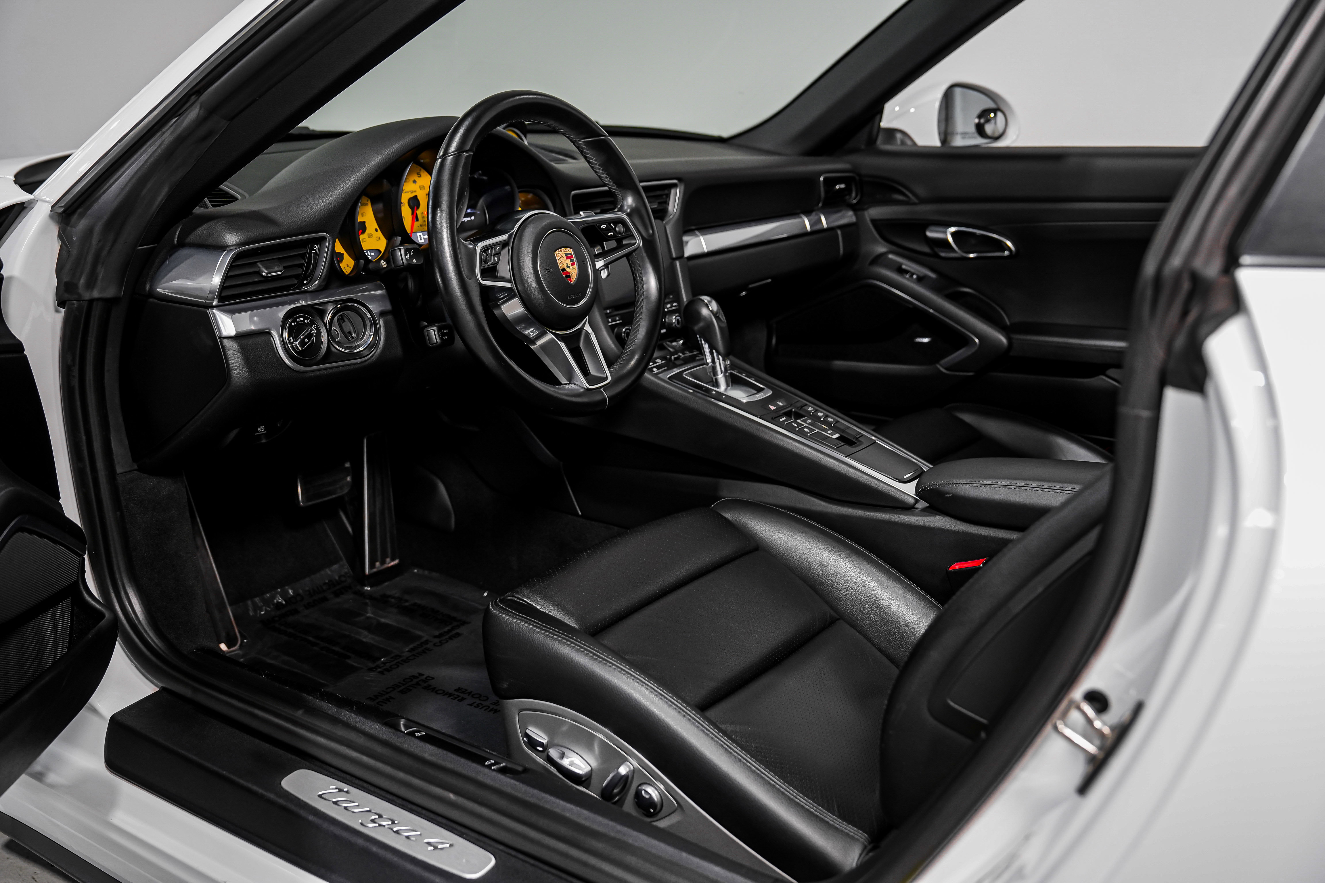 Used 2017 Porsche 911 Targa 4 image 10