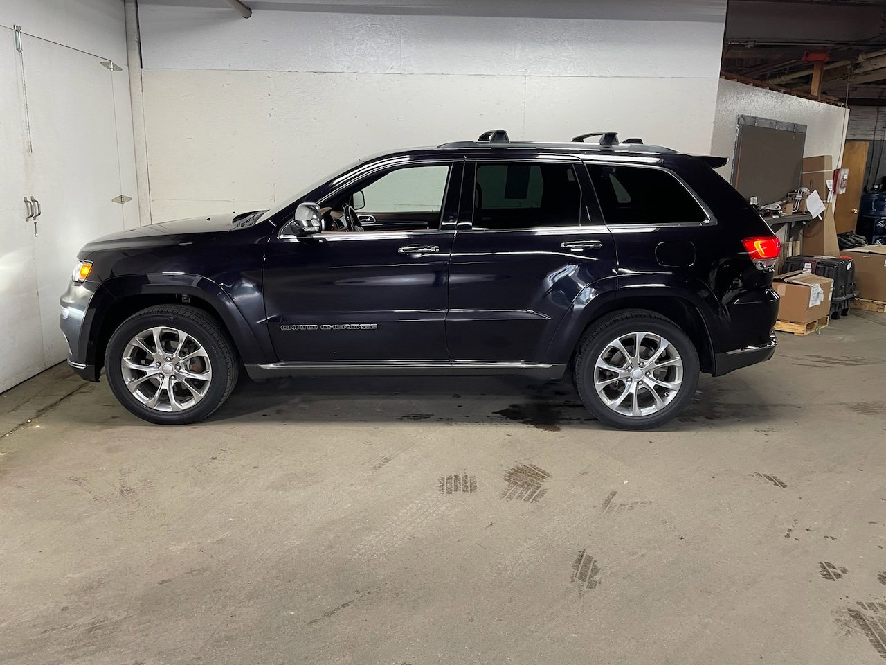 Used 2020 Jeep Grand Cherokee Summit AWD/4WD image 6