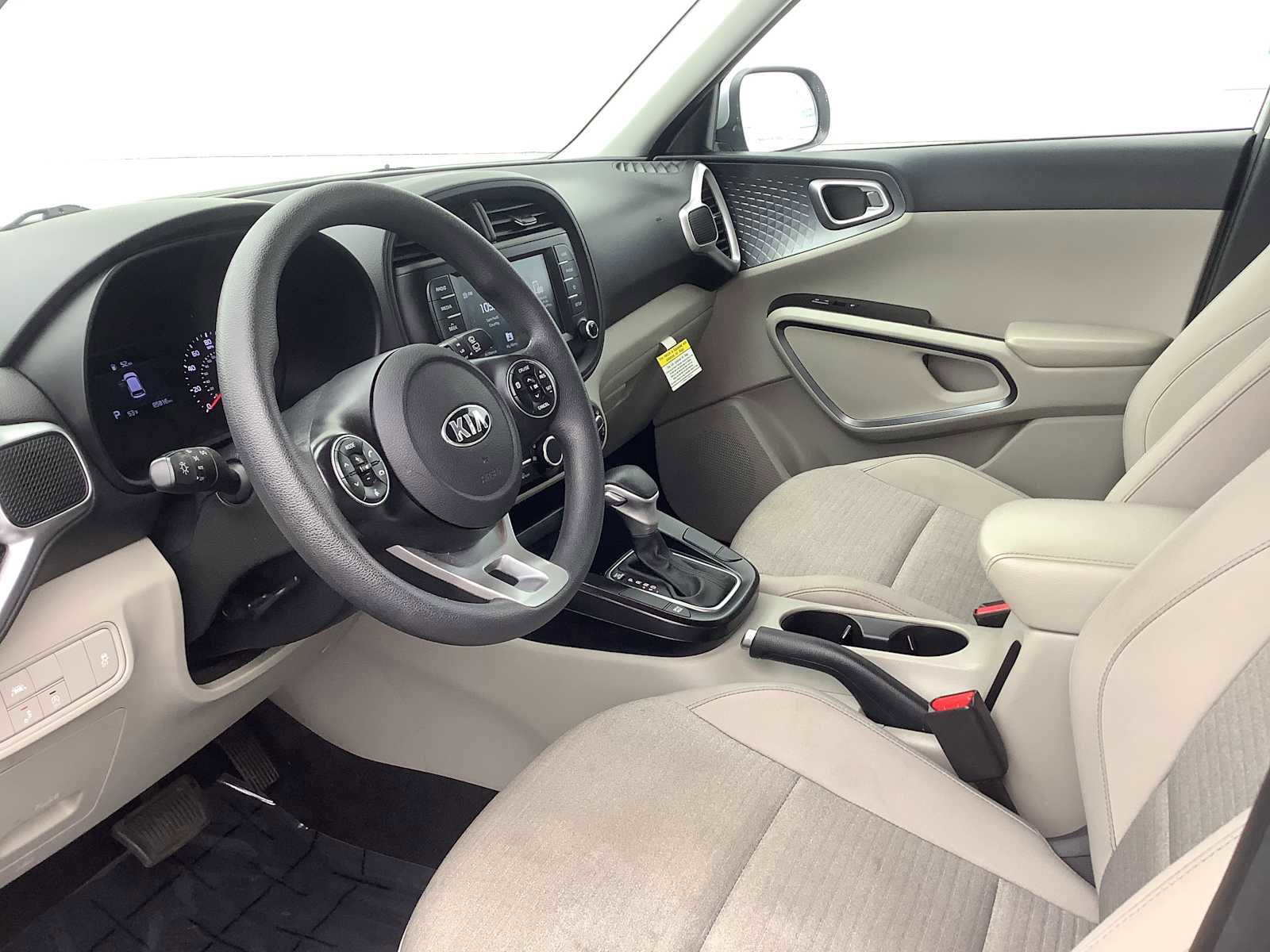 Used 2021 Kia Soul S FWD image 3