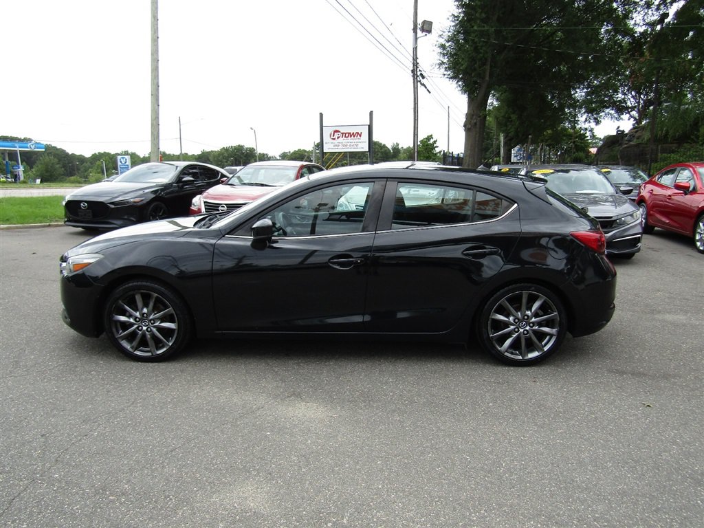 Used 2018 MAZDA MAZDA3 Touring FWD image 4