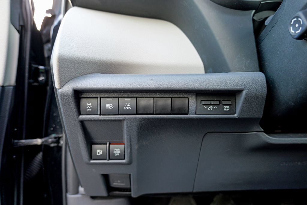 Used 2023 Toyota Sienna Limited AWD/4WD image 52