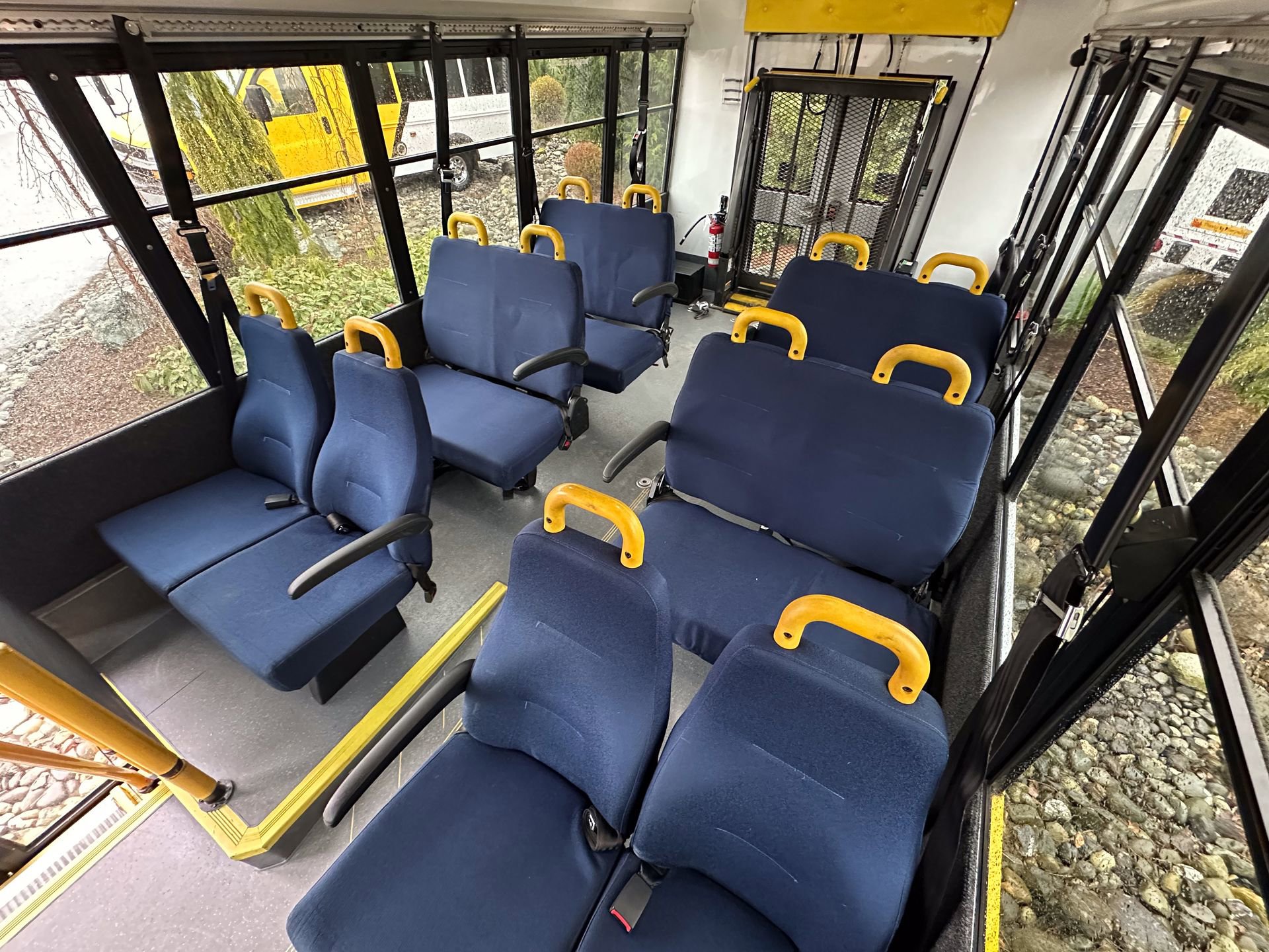 Used 2014 Chevrolet Express 4500 RWD image 8