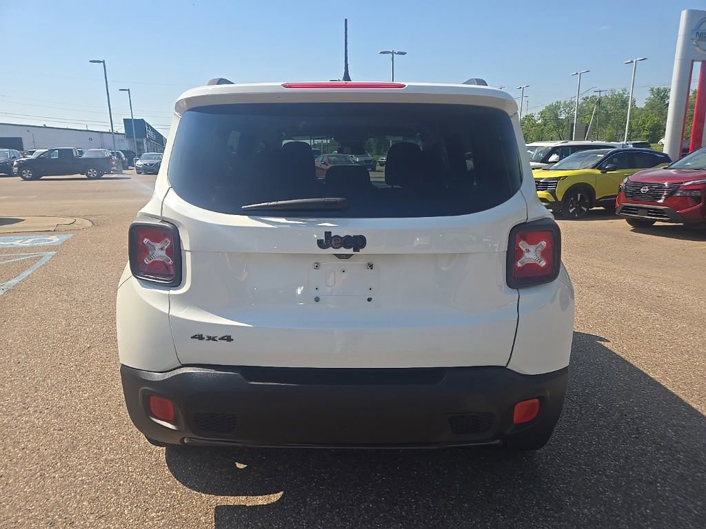 Used 2017 Jeep Renegade Altitude AWD/4WD image 6