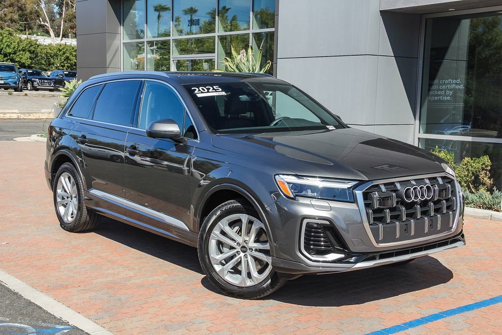 Certified 2025 Audi Q7 2.0T Premium
