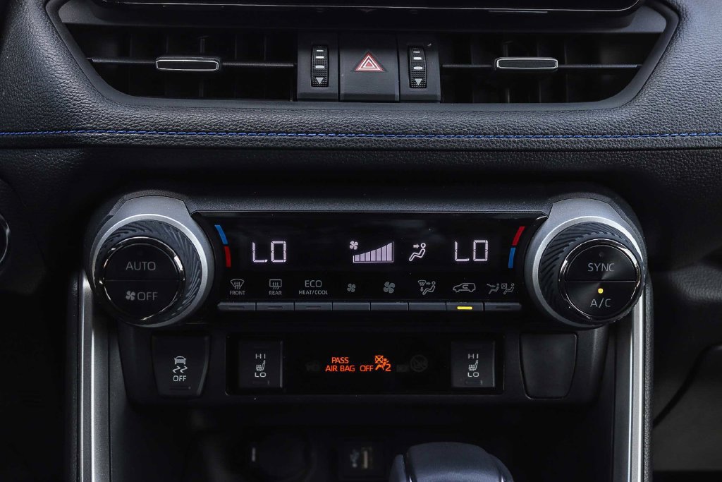 Used 2023 Toyota RAV4 XSE AWD/4WD image 15