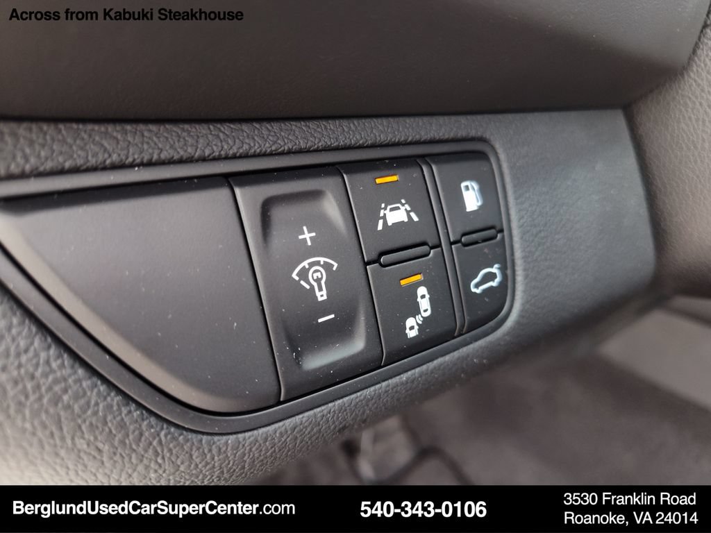 Used 2021 Genesis G70 2.0T w/ Prestige Package AWD/4WD image 21