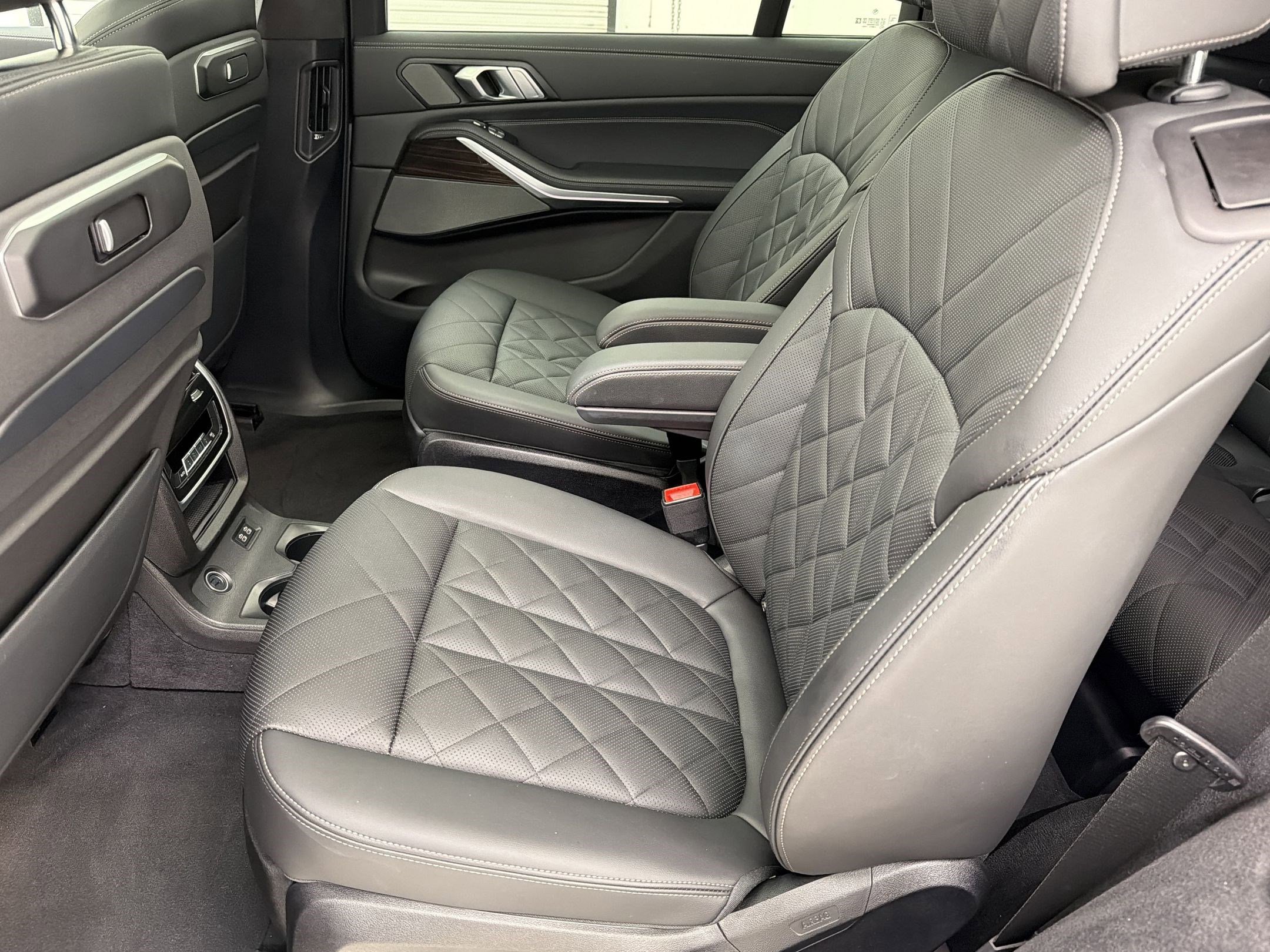 Certified 2025 BMW X7 xDrive40i w/ M Sport Package image 14