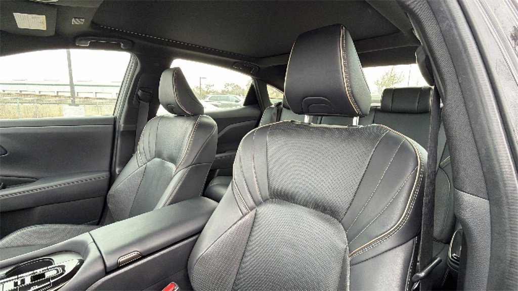 Certified 2024 Toyota Crown Limited image 21