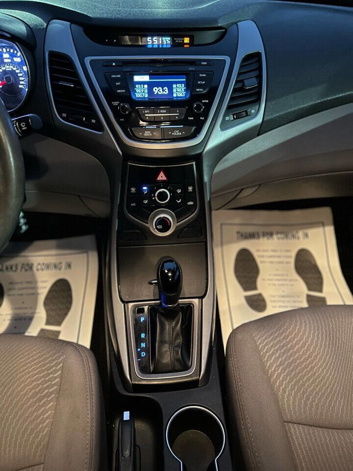 Used 2016 Hyundai Elantra SE image 13