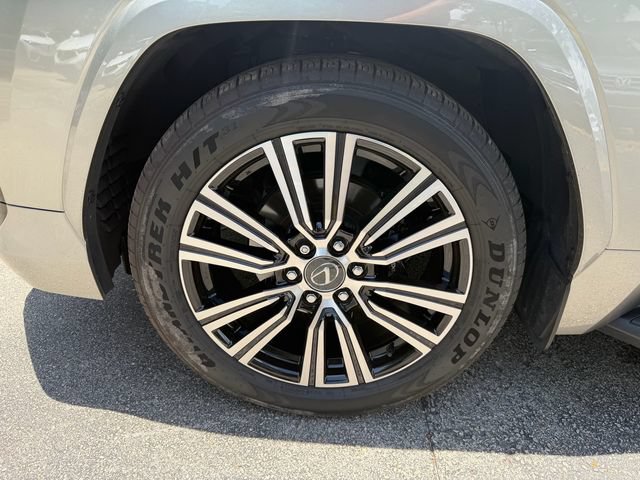 Used 2025 Lexus LX 600 4WD w/ Luxury Package image 11
