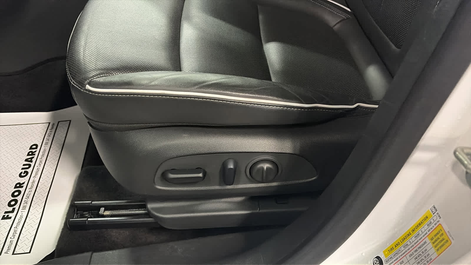 Certified 2024 Buick Encore GX Avenir w/ Avenir Technology Package image 8