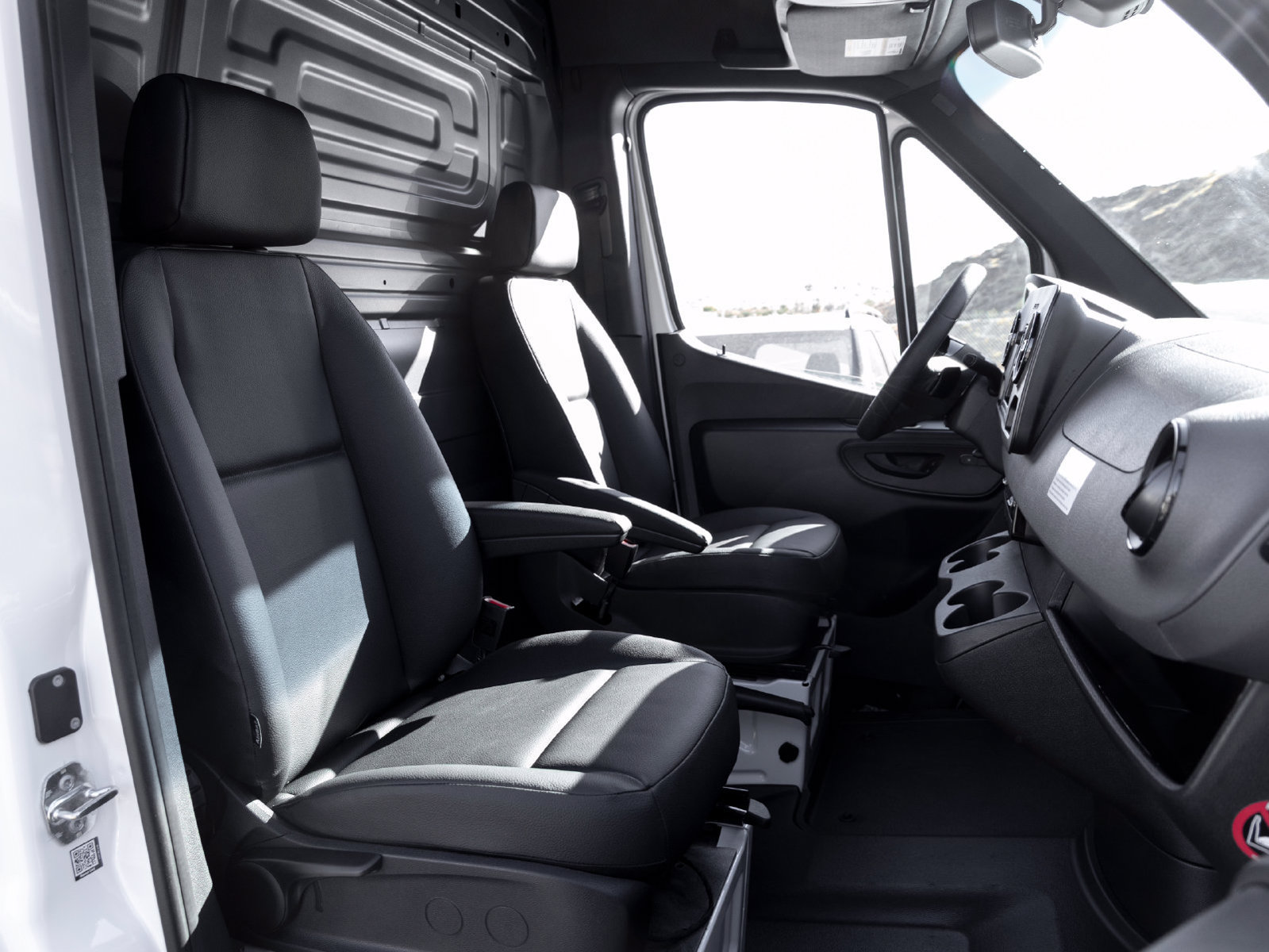 New 2025 Mercedes-Benz Sprinter 2500 image 28