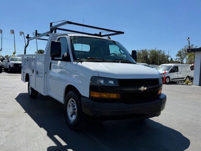 Used 2019 Chevrolet Express 3500 image 4