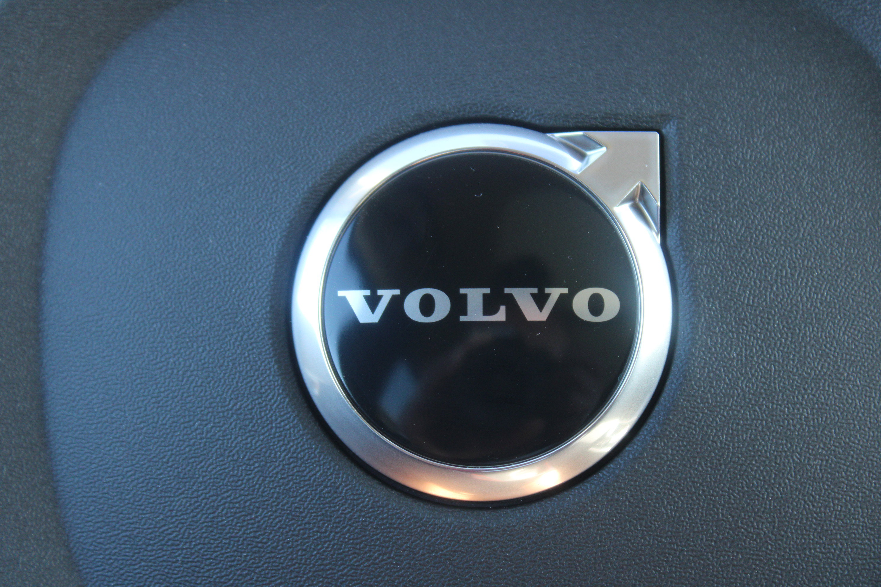 New 2026 Volvo XC90 B6 Plus w/ Protection Package Premier AWD/4WD image 15