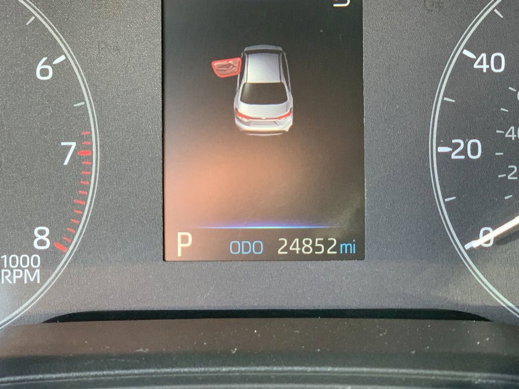 Used 2025 Toyota Corolla LE image 29
