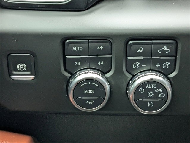 Used 2024 GMC Sierra 3500 Denali Ultimate image 31