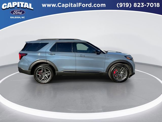 Certified 2025 Ford Explorer ST-Line w/ Premium Package image 9