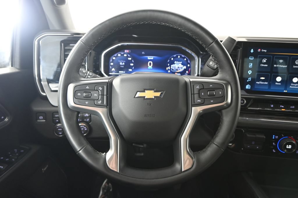 Used 2025 Chevrolet Silverado 3500 LTZ w/ LTZ Convenience Package AWD/4WD image 33