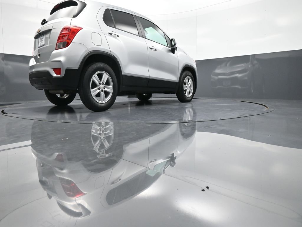 Used 2020 Chevrolet Trax LS w/ Tint and Cruise Package FWD image 27