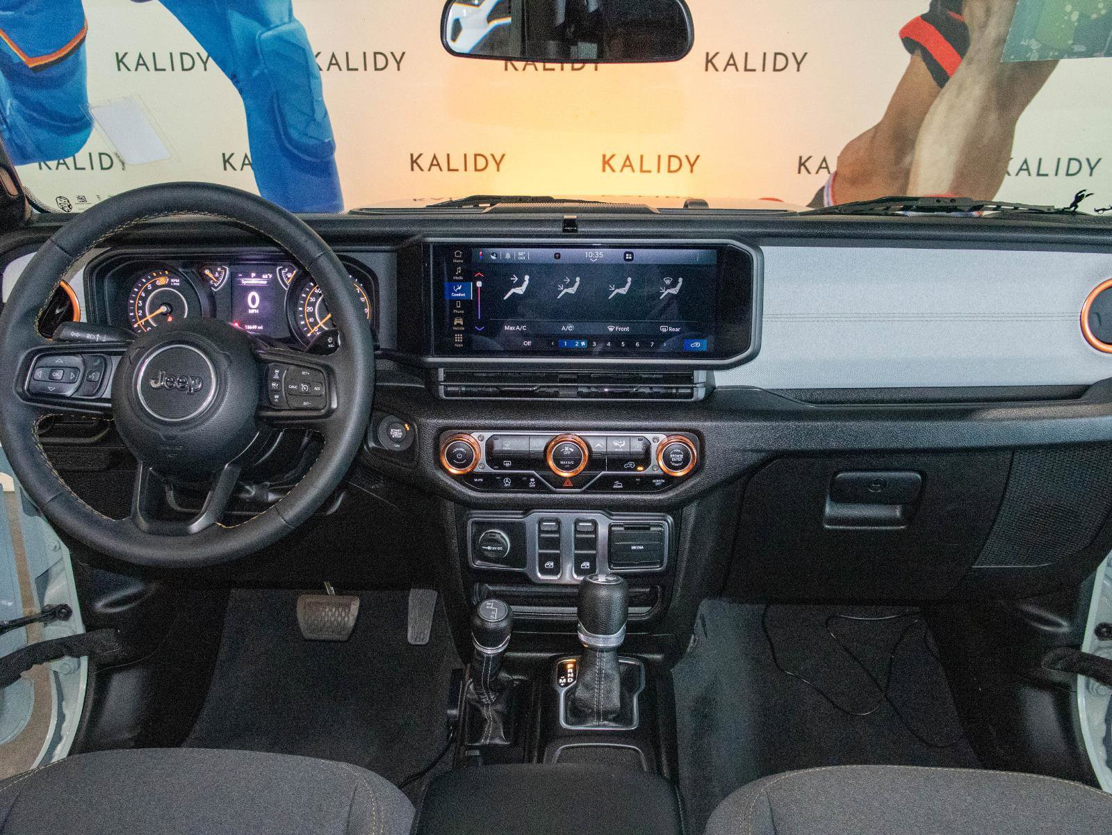 Used 2024 Jeep Wrangler Sport S image 3