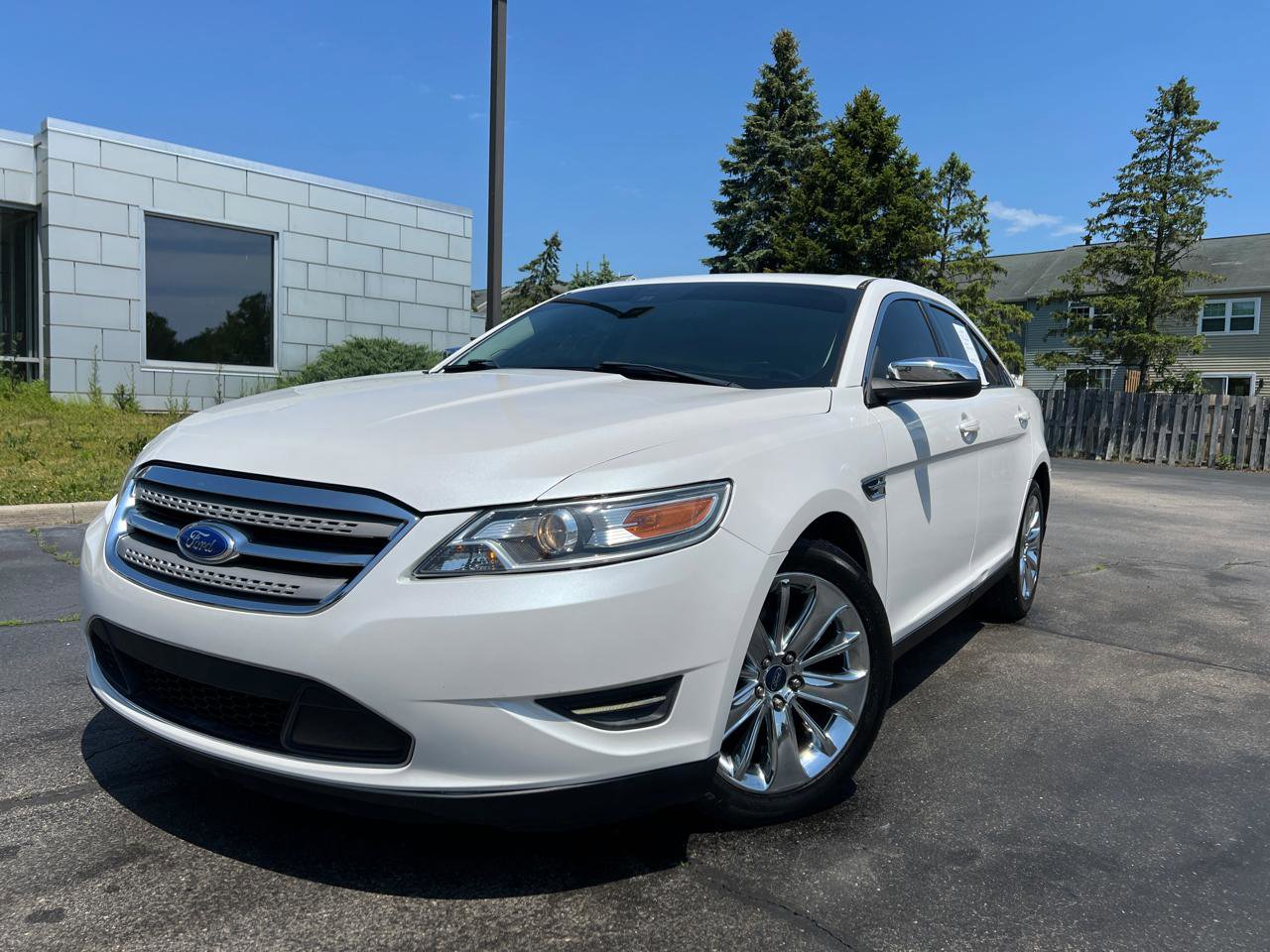 Used 2012 Ford Taurus Limited FWD image 2
