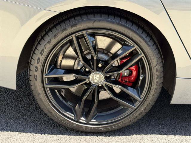 Used 2023 BMW M550i xDrive w/ Executive Package AWD/4WD image 9