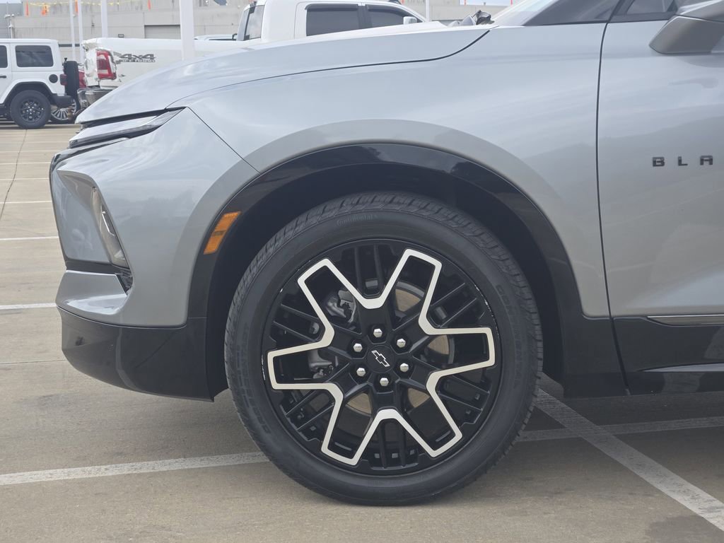 Used 2023 Chevrolet Blazer RS w/ Driver Confidence II Package FWD image 8