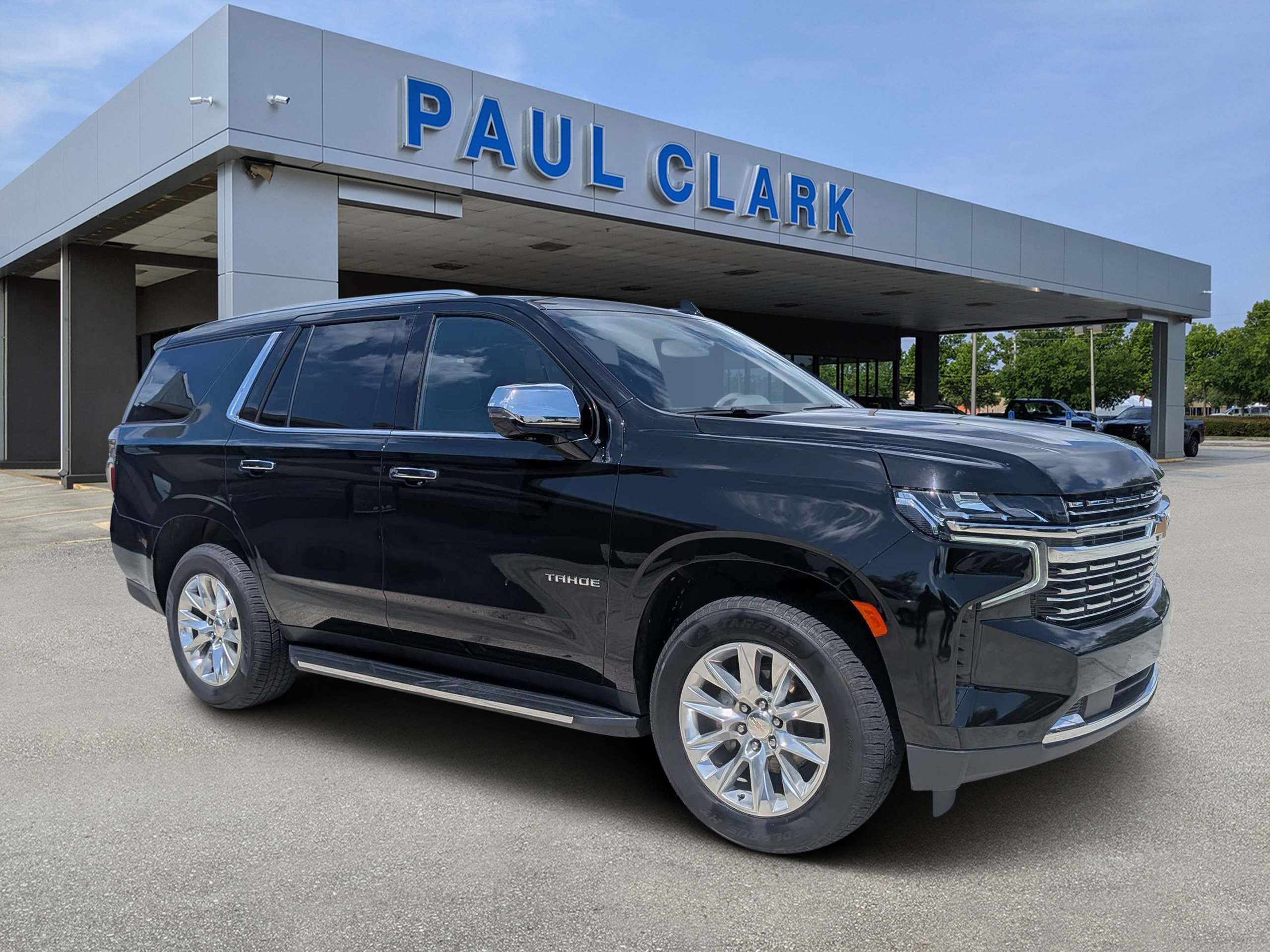 Used 2024 Chevrolet Tahoe Premier AWD/4WD image 1
