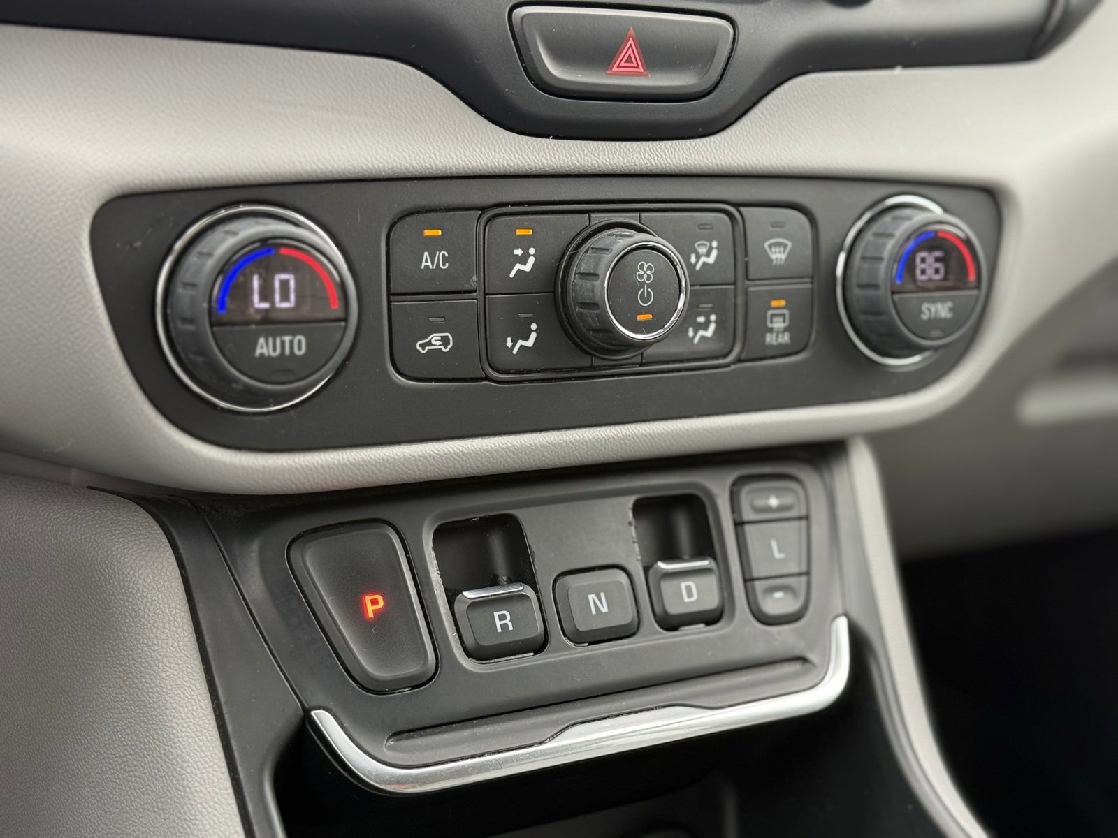 Used 2019 GMC Terrain SLT image 18