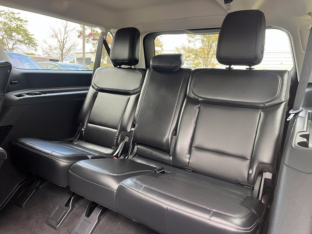 Certified 2025 Ford Expedition Max Platinum w/ Driver's Package AWD/4WD image 17