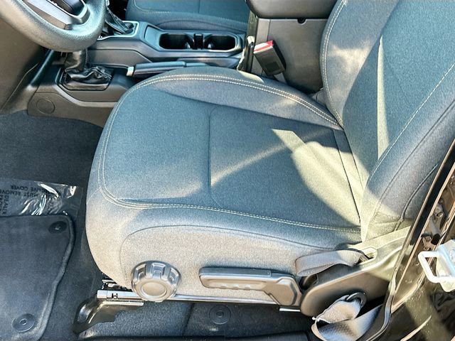 Used 2024 Jeep Wrangler Unlimited Sport AWD/4WD image 18