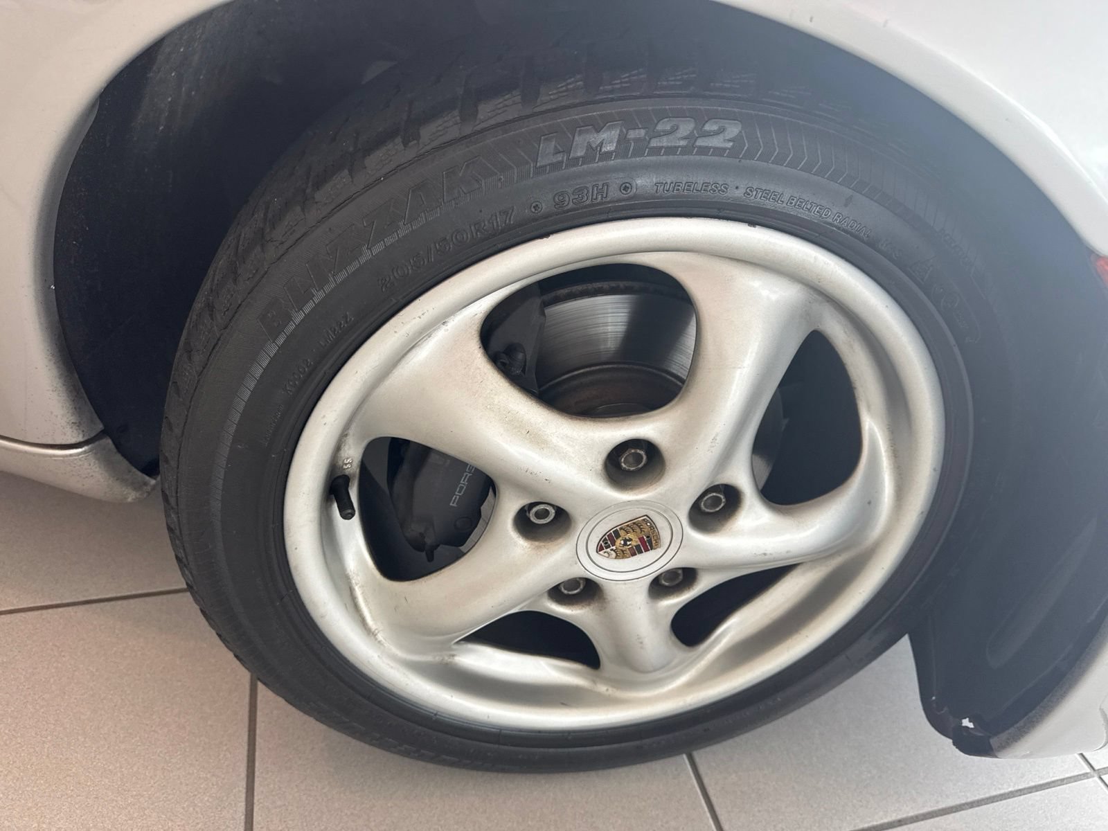 Used 1999 Porsche Boxster RWD image 11