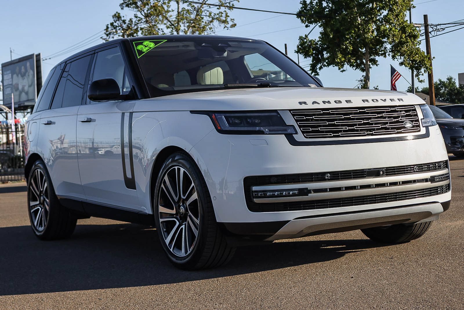 Certified 2023 Land Rover Range Rover SE AWD/4WD image 3